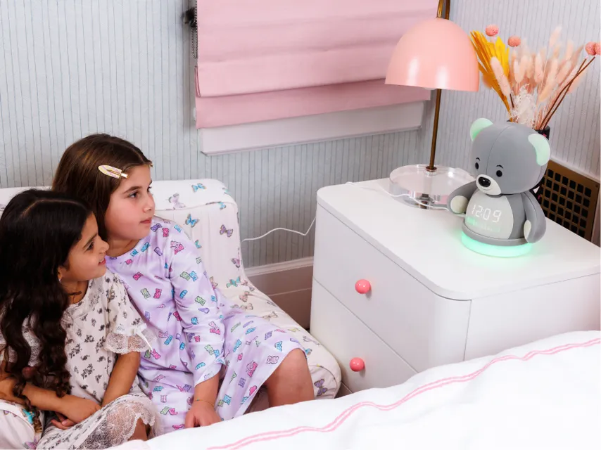 Al-powered smart baby monitor and sleep routine device.